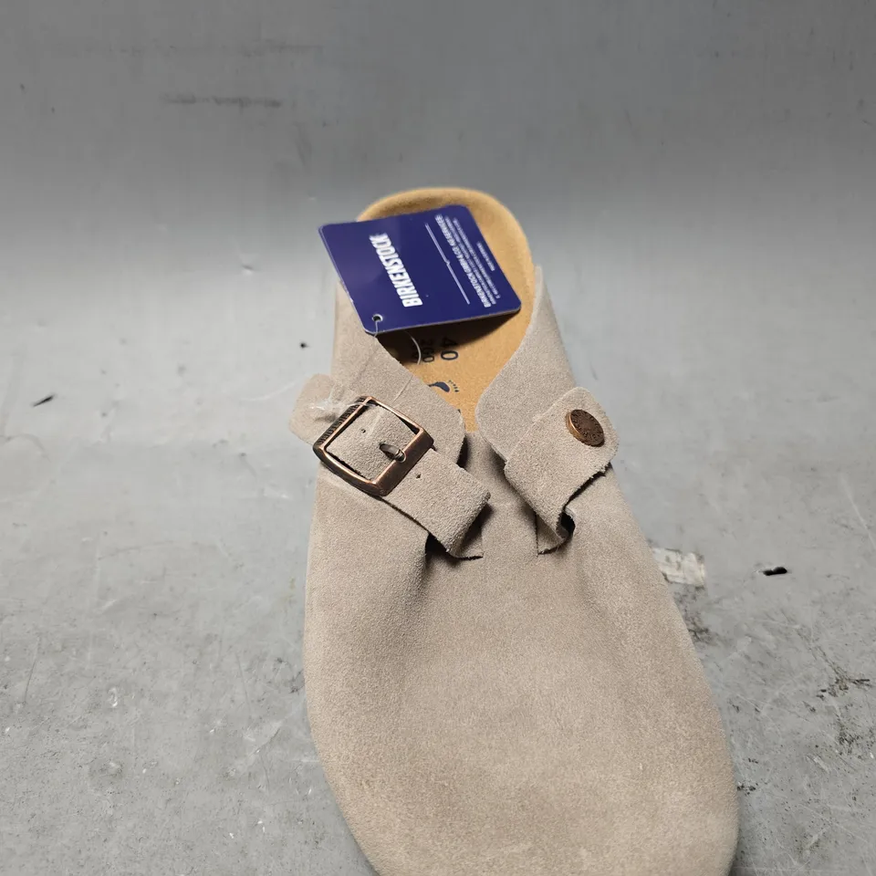 BIRKENSTOCK LIGHT GREY SLIP ON CLOG - SIZE UNSPECIFIED 