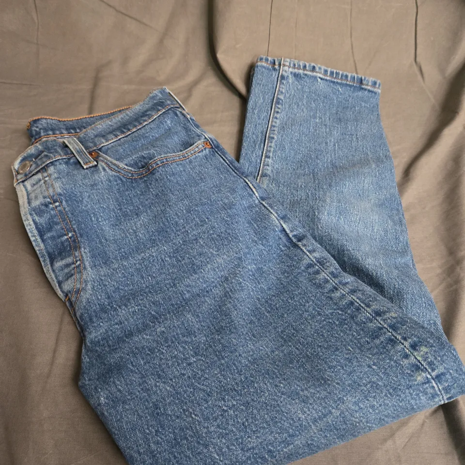 LEVIS DENIM JEANS SIZE L