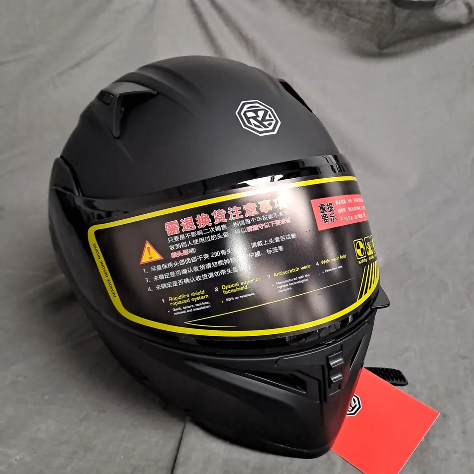 RZ HELMET IN BLACK SIZE XXL 