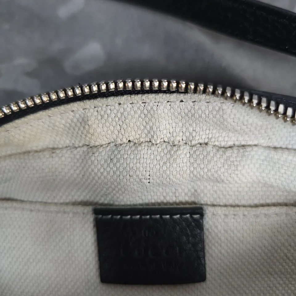 Gucci Leather Camera Bag – Black, GG Logo