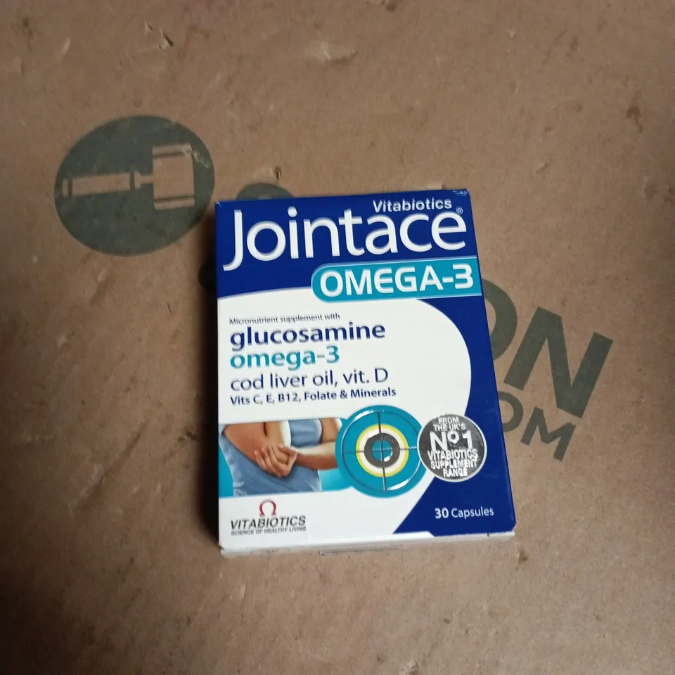 APPROXIMATELY 12 ASSORTED VITAMINS AND SUPPLEMENTS INCLUDING ACTIVE IRON AND JOINTACE OMEGA 3 