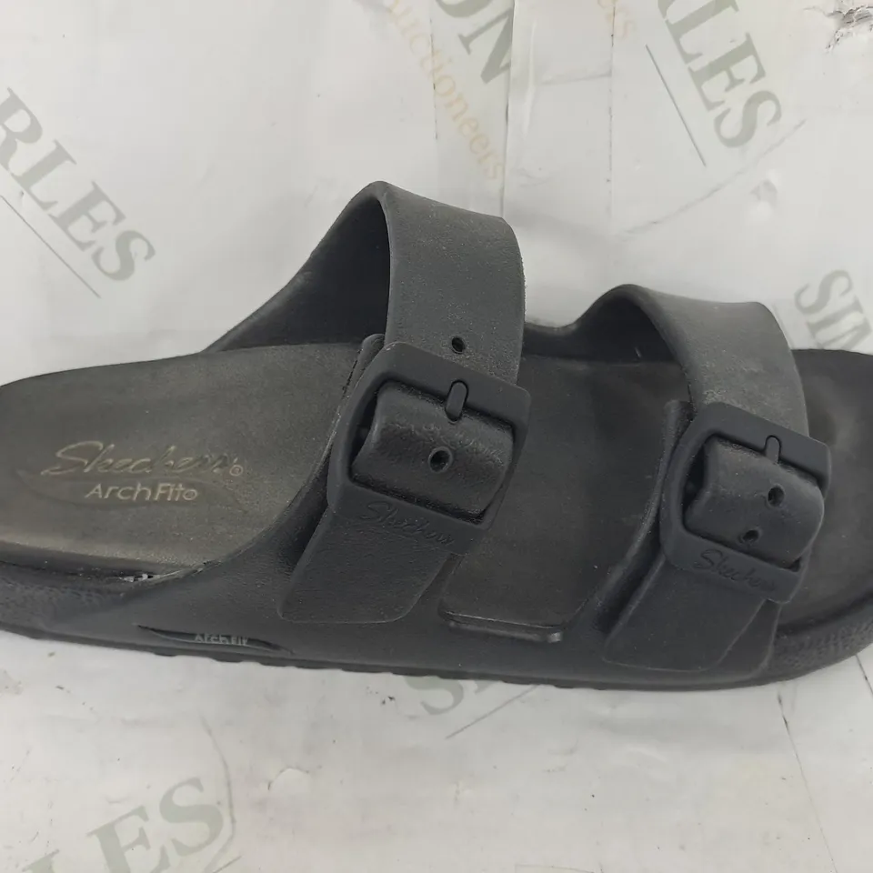 SKETCHERS FOAMIES BLACK SANDAL SIZE 7