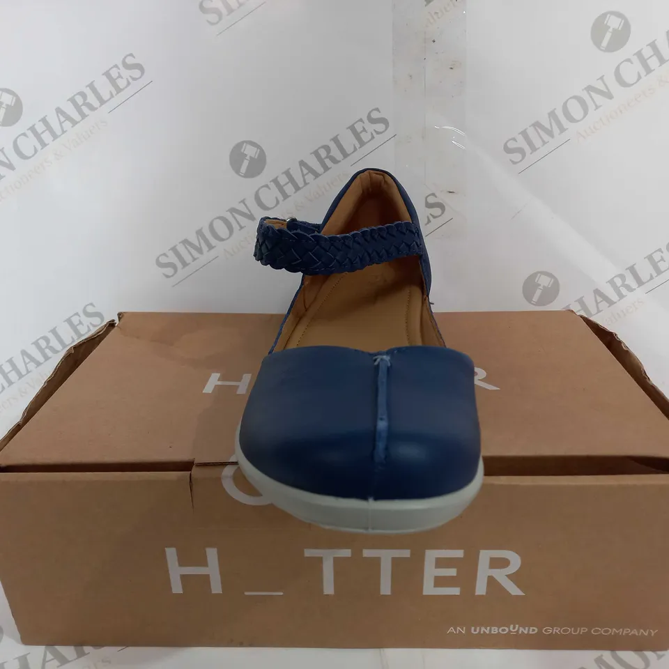 BOXED HOTTER LAKE WIDE BLUE SANDALS - UK 8