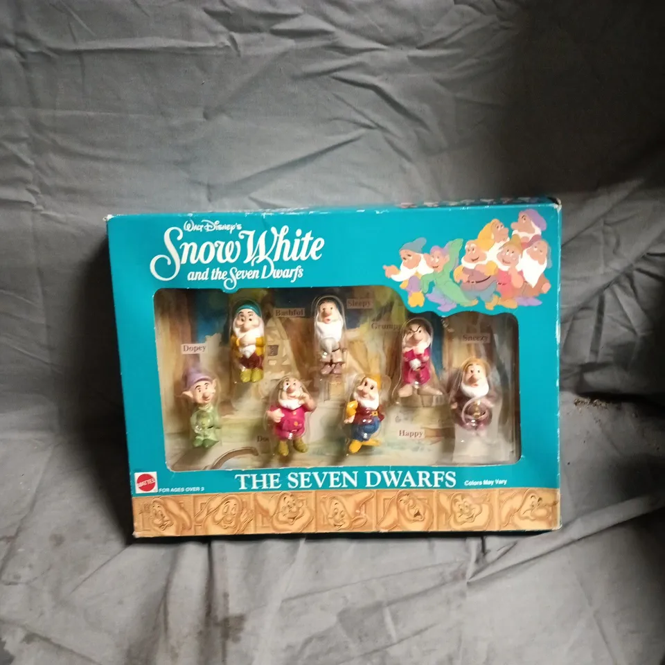 WALT DISNEY'S SNOW WHITE AND THE SEVEN DWARFS – THE SEVEN DWARFS FIGURINE SET (BOXED)