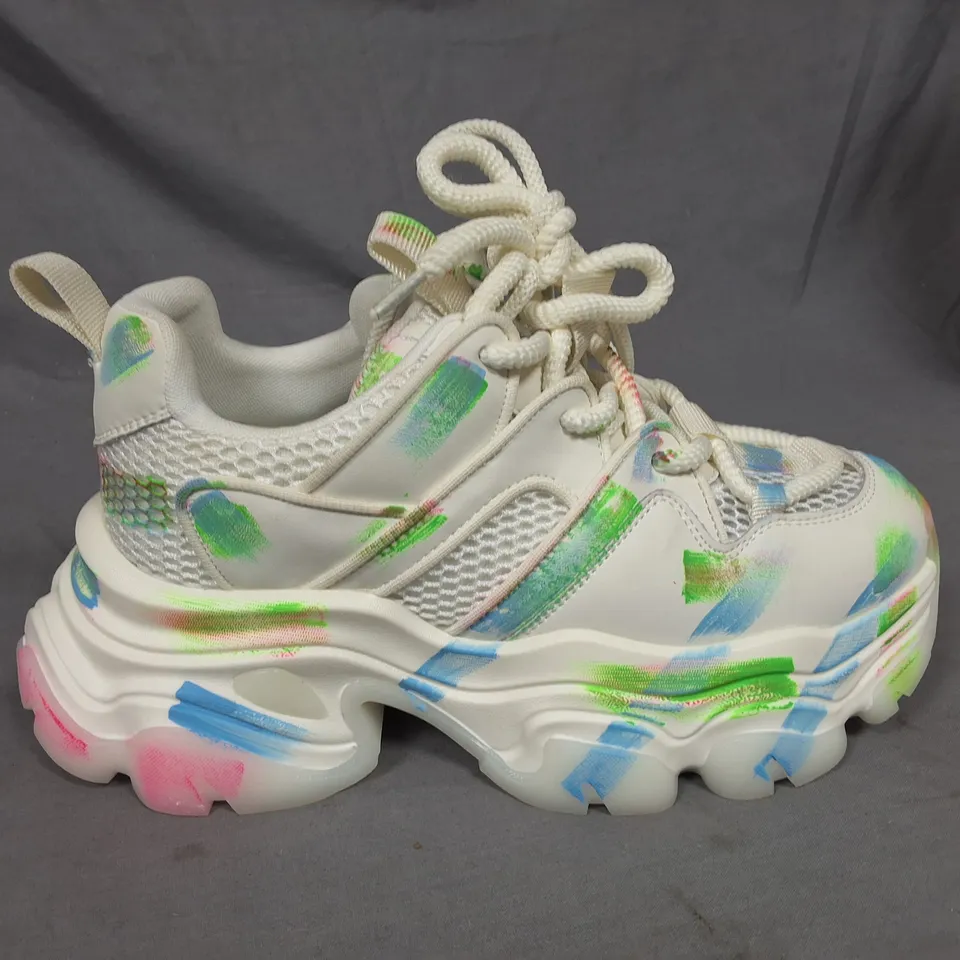 PAIR OF CHUNKY SOLED TRAINERS IN WHITE - UNSPECIFIED