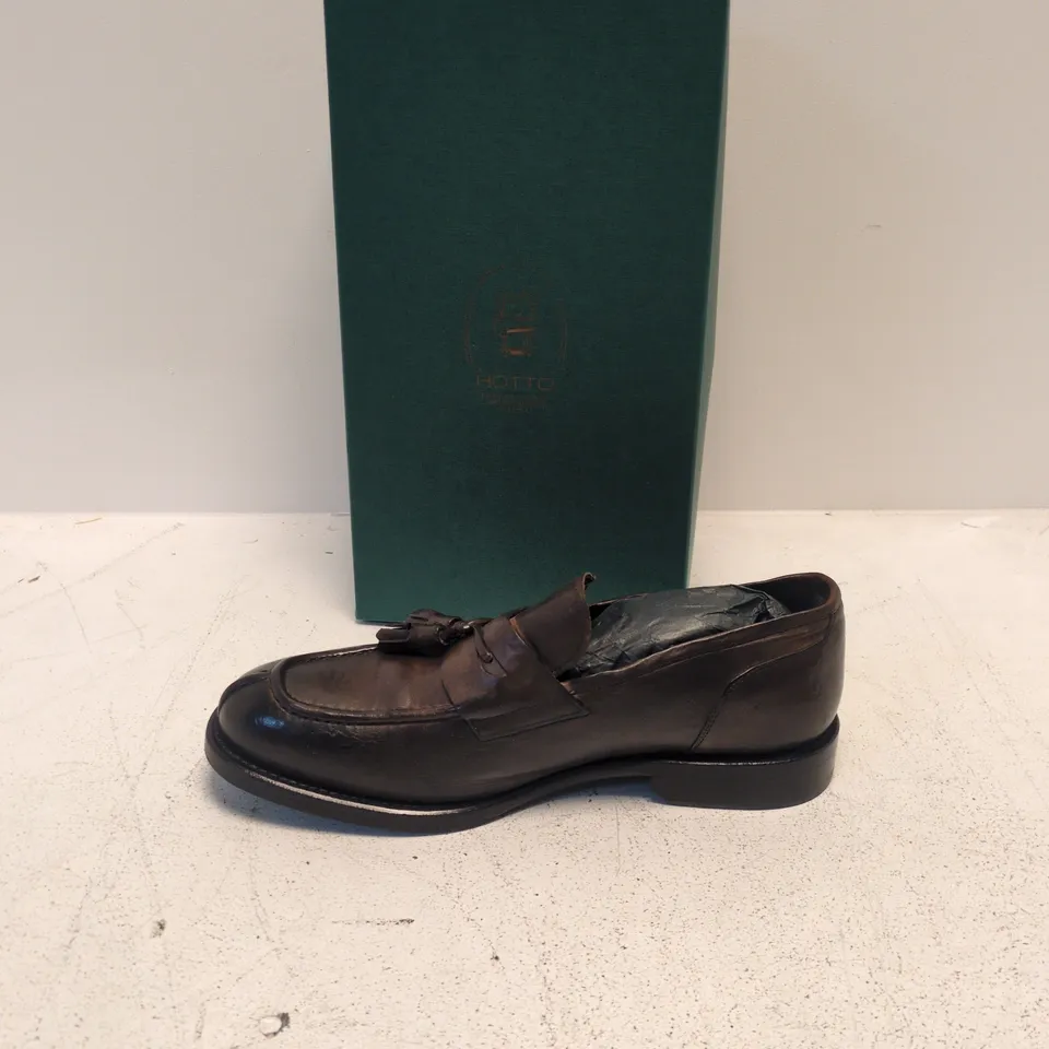 HOGAN LEATHER TASSEL LOAFERS – MADE IN ITALY – (UK 8)