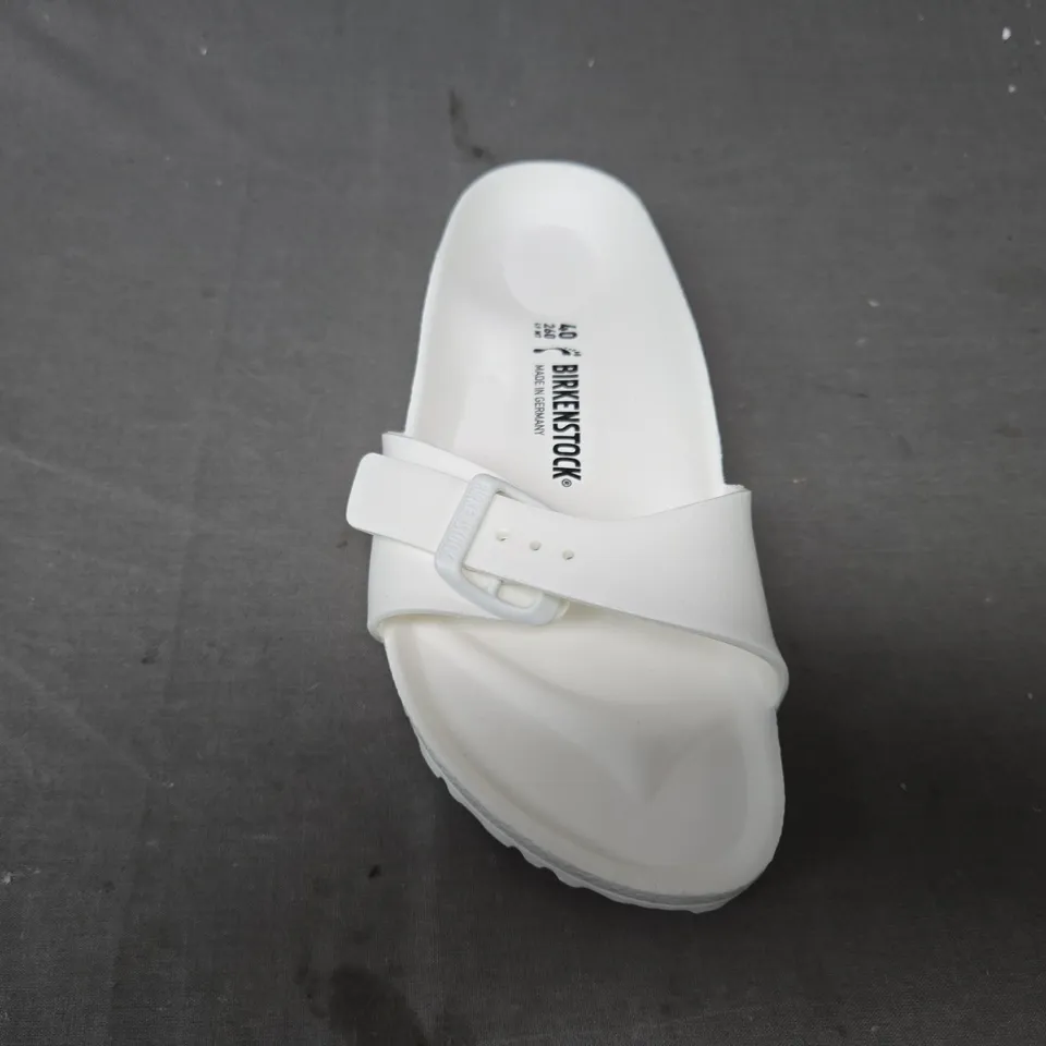 BOXED PAIR OF BIRKENSTOCK MADRID EVA SLIDERS IN WHITE UK SIZE 7