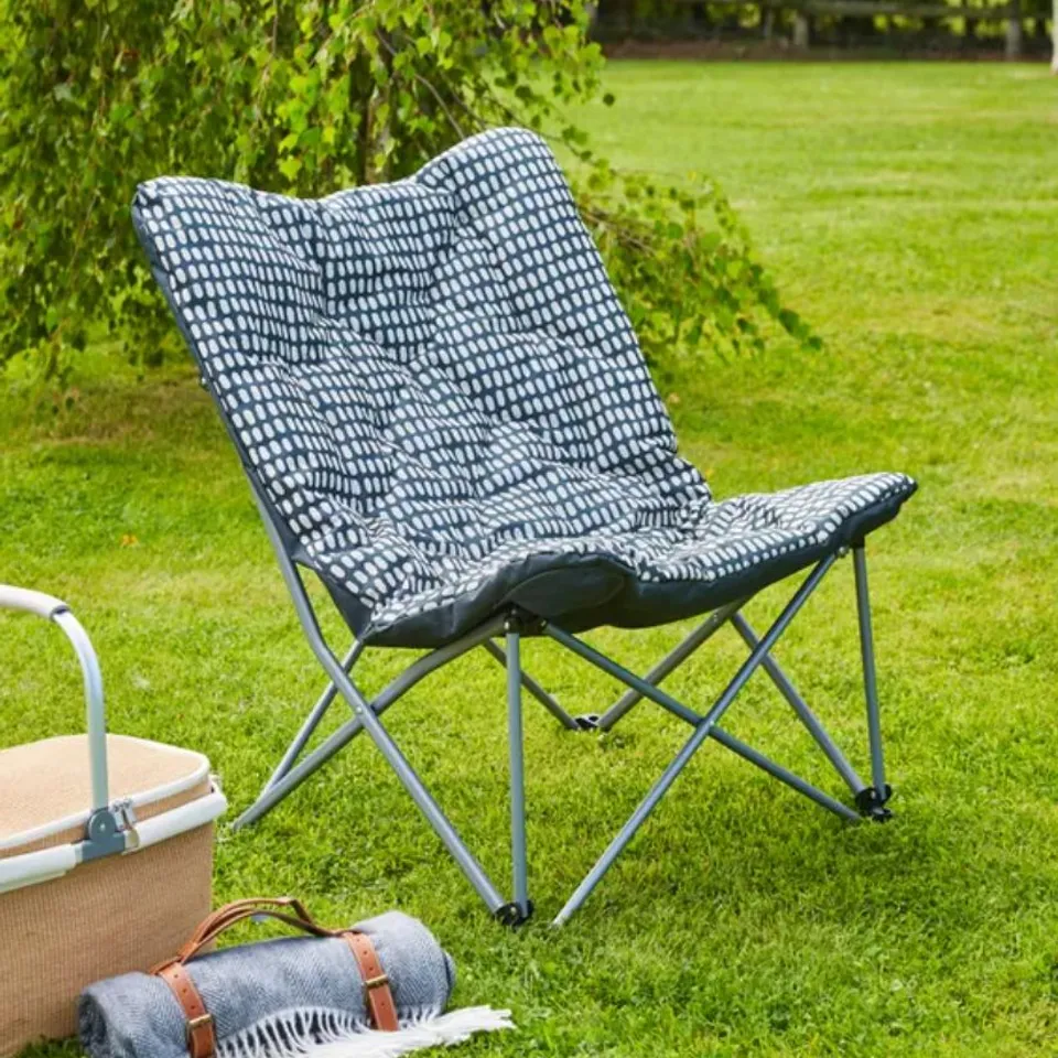 BAGGED POLKA DOT PADDED GARDEN BUTTERFLY CHAIR