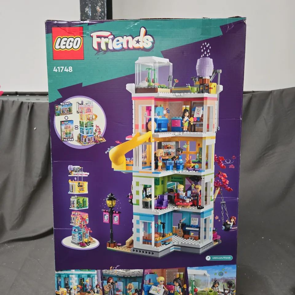 LEGO FRIENDS HEARTLAKE CITY COMMUNITY CENTRE 41748 RRP £129.99