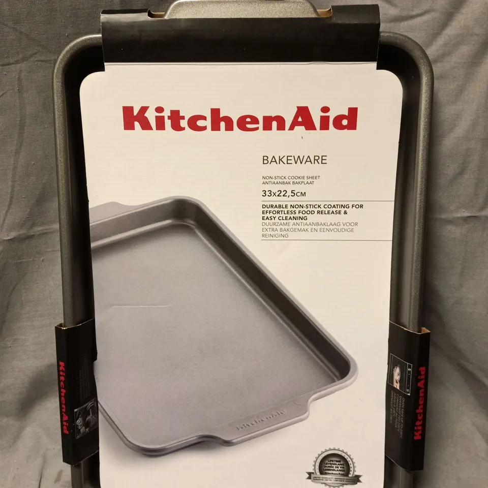 KITCHEN AID BAKEWARE NON-STICK COOKIE SHEET 