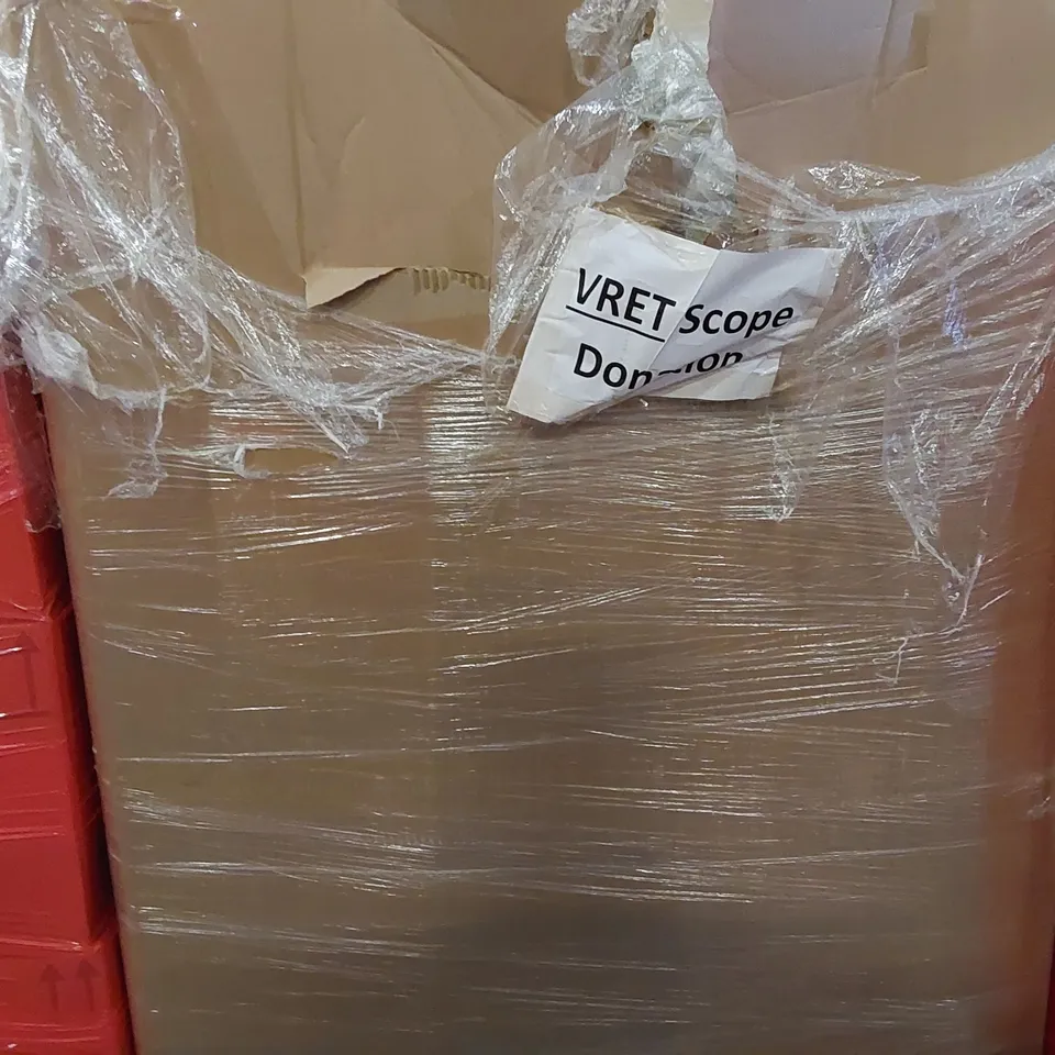 PALLET OF ASSORTED ITEMS INCLUDING: CLOTHES RAIL, SHELVES, DUST SHEET, DOG BED, GOLF HITTING MAT