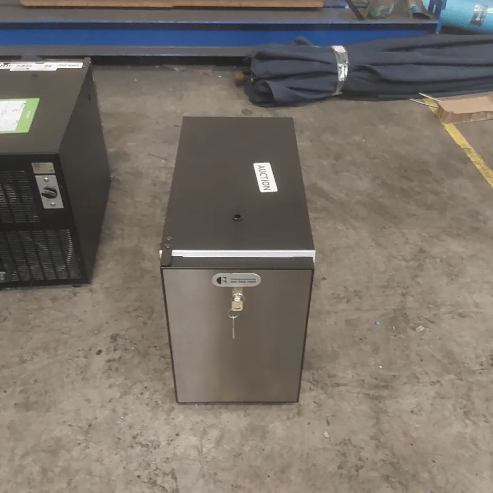 VITRIFRIGO COMMERCIAL MILK CHILLER FOR COFFEE MACHINE