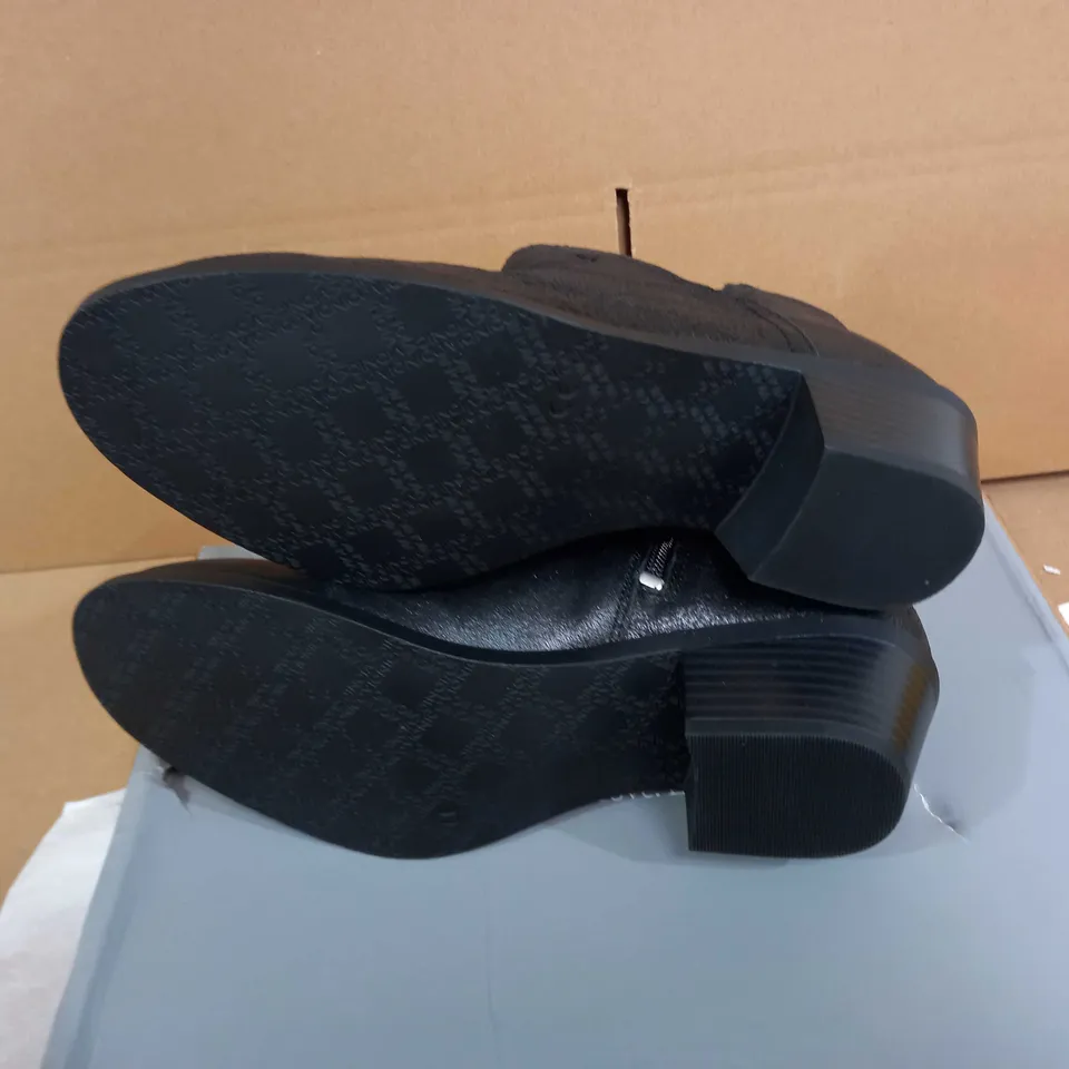 VIONIC ORTHOTIC FELICITY LIV ANKLE BOOTS - METALLIC BLACK - SIZE 6.5