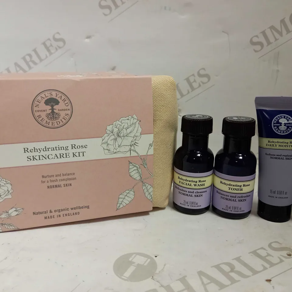 NEAL'S YARD REHYDRATING ROSE SKINCARE KIT