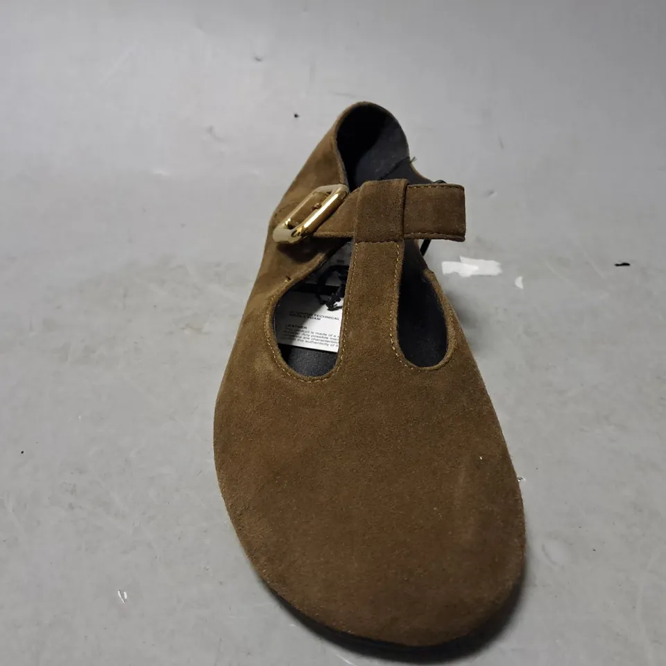 ZARA PAIR OF BROWN BUCKLE FLAT SHOES - UK 6 