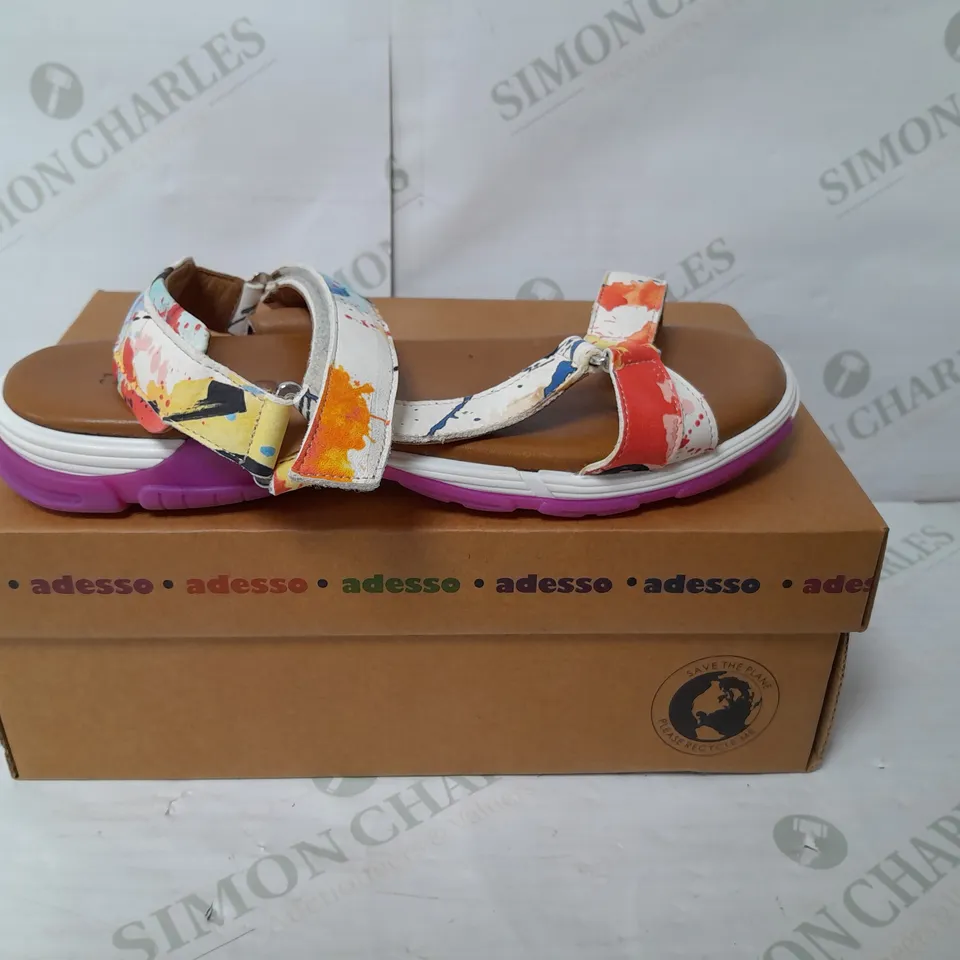 ADESSO LEATHER STRAP RUBBER SOLE WALKING SANDAL IN MULTI-COLOUR SIZE 7