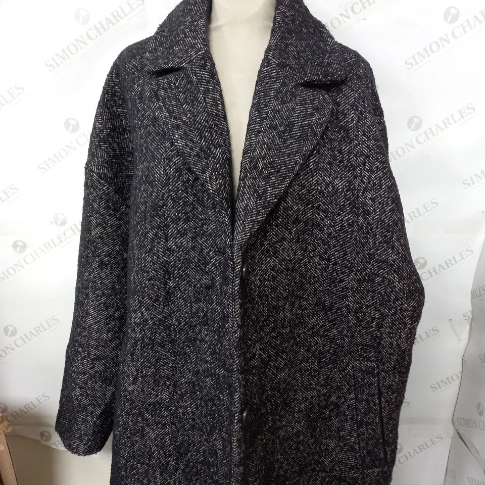 SEA SALT CORNWALL TRENWHEAL COAT IN SLATE BLACK - UK 22