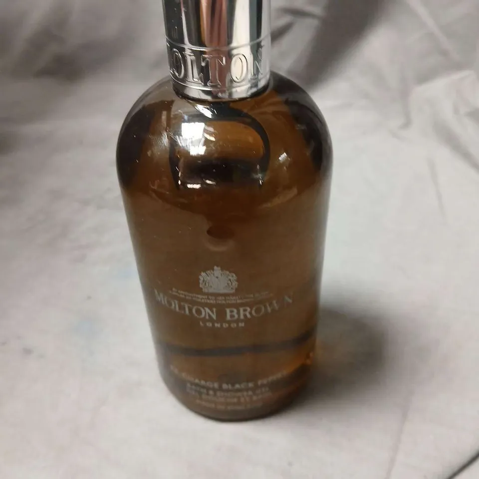 MOLTON BROWN RE-CHARGE BLACK PEPPER BATH & SHOWER GEL – MADE IN ENGLAND
