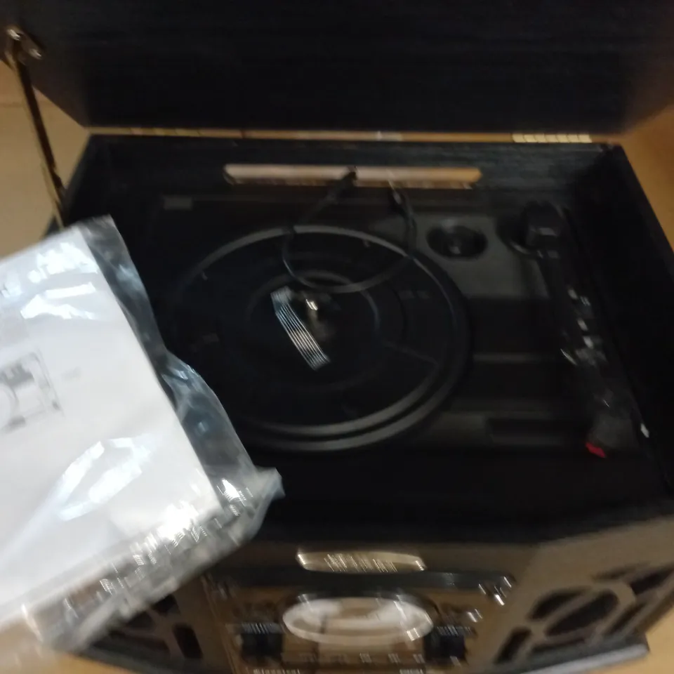 PYLE VINTAGE TURNTABLE WITH CD/CASSETTE/RADIO