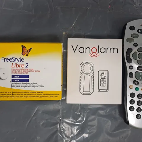 APPROXIMATELY 10 ASSORTED HOUSEHOLD ITEMS TO INCLUDE SKY REMOTE, FLASH GLUCOSE MONITORING SYSTEM, ETC