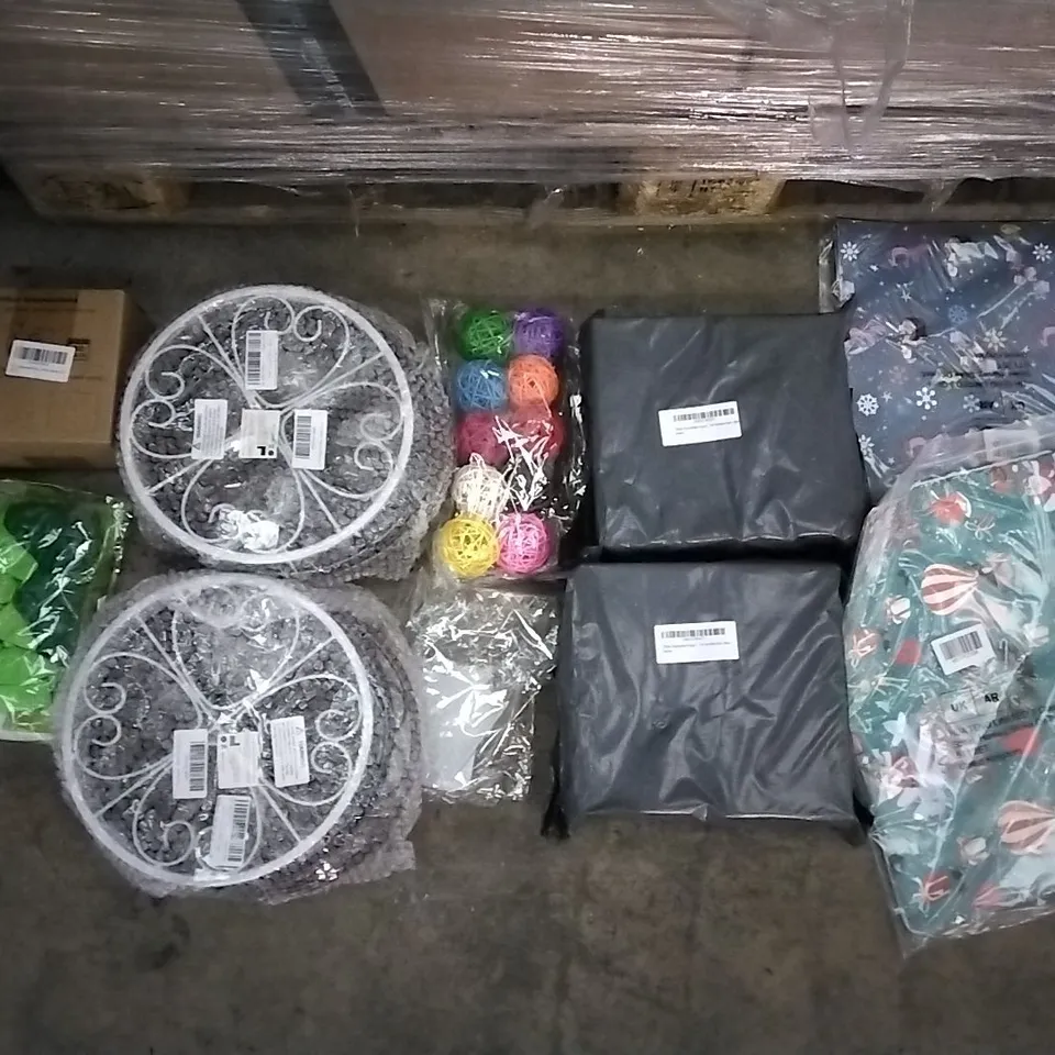 PALLET OF ASSORTED ITEMS INCLUDING 8 PCS REPLACEMENT WATER FILTERS, DINOSAUR BALLOON, LIMEOW CHRISTMAS DESERT MOLDS, IRON FLOWER POT HOLDER, CAN OPENER, CHRISTMAS WRAPPING PAPER