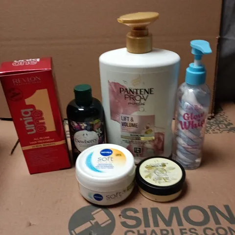 APPROXIMATEY 20 ASSORTED HEALTH AND BEAUTY PRODUCTS TO INCLUDE - PANTENE PRO-V CONDITIONER - THE BODY SHOP DEWBERRY SHOWER GEL AND NIVEA SOFT HAND AND BODY CREAM