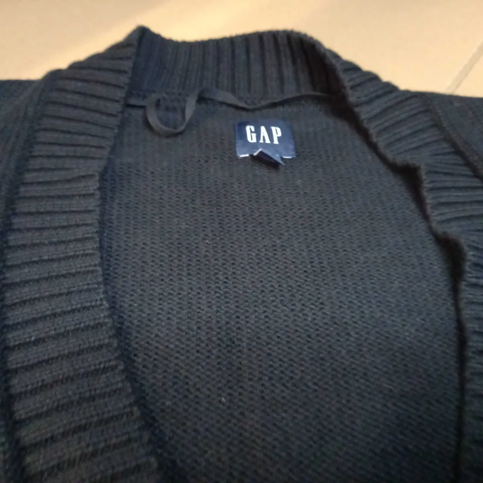 GAP BLACK KNITTED V NECK CARDIGAN - MEDIUM