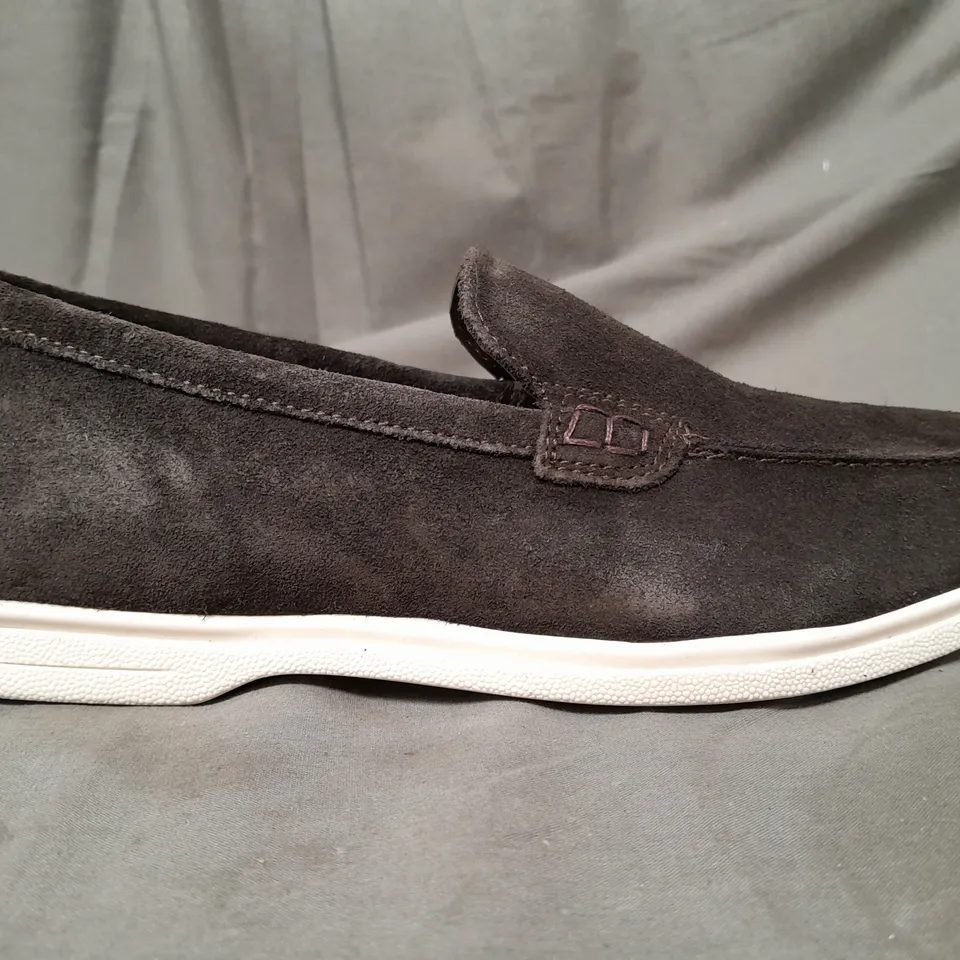 BOXED PAIR OF MOSS SUEDE LOAFERS IN BROWN UK SIZE 7