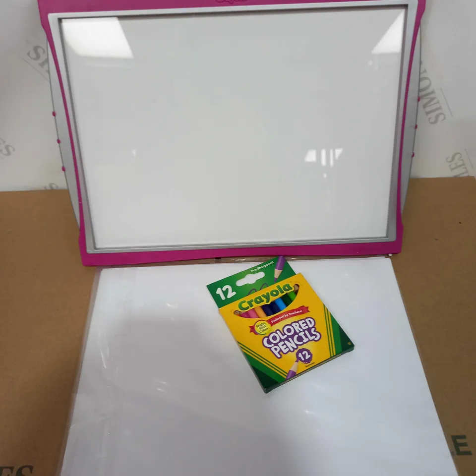 CRAYOLA LIGHT UP TRACING PAD ASSORTMENT  RRP £26.99