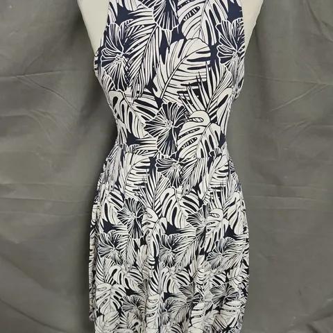 PACT DRESS IN MULTI SIZE M