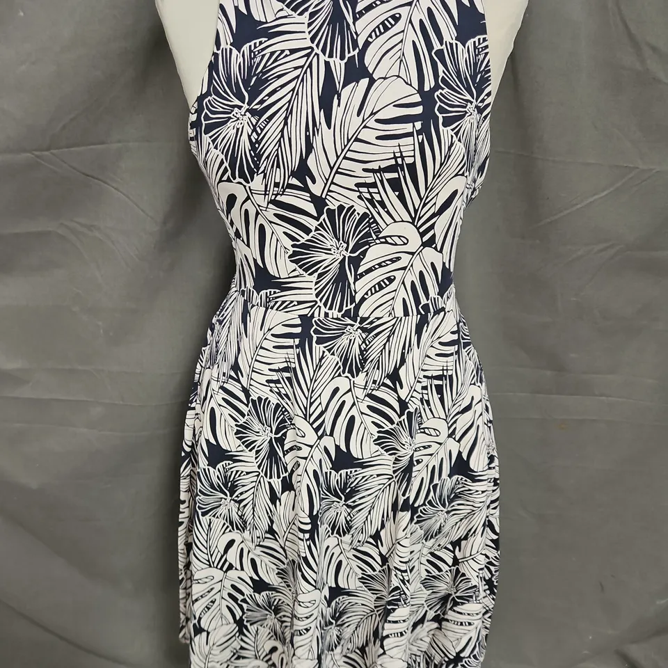 PACT DRESS IN MULTI SIZE M