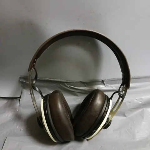 BOXED SENNHEISER MOMENTUM WIRELESS IVORY HEADPHONES 