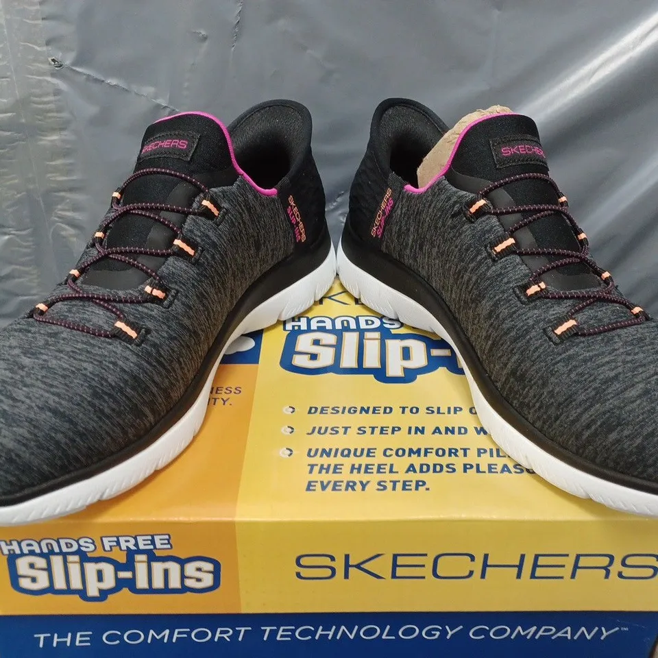 PAIR OF SKECHERS SUMMIT SLIP-IN SHOES IN BLACK/GREY/PINK UK SIZE 5