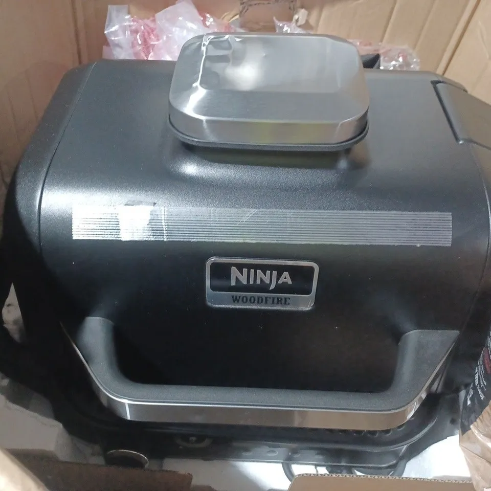 BOXED NINJA WOODFIRE ELECTRIC BBQ GRILL & SMOKER OG701UKQ