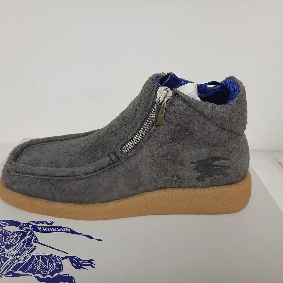 BURBERRY SUEDE BOOT ON RUBBER SOLE – UK 7 / EUR 41 