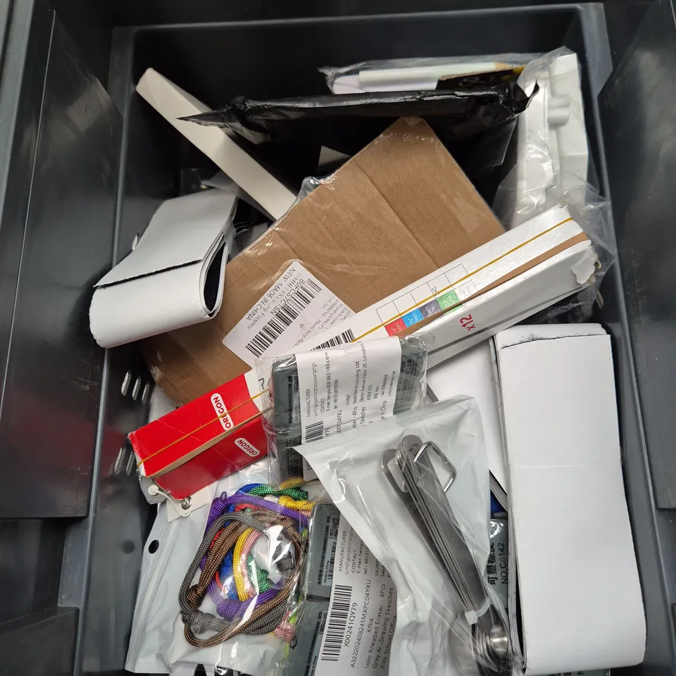 APPROXIMATELY 15 ASSORTED HOUSEHOLD ITEMS TO INCLUDE ANTI BARKING DEVICE, PAINT PAD REFILL AND A HYDROGEN RICH WATER CUP