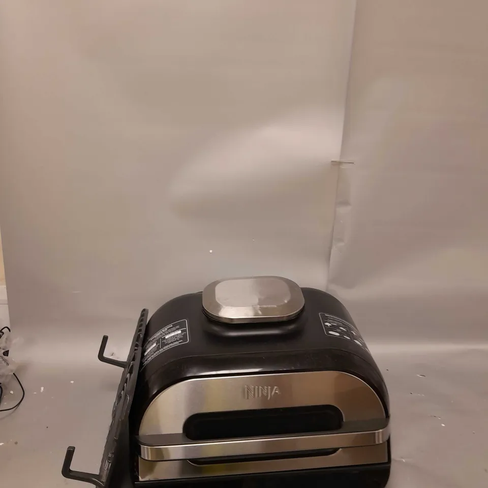 BOXED NINJA FOODI MAX HEALTH GRILL & AIR FRYER WITH AUTO IQ AG551UK