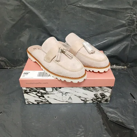 BOXED PAIR OF MODA IN PELLE ETANA STONE SHOES - 6
