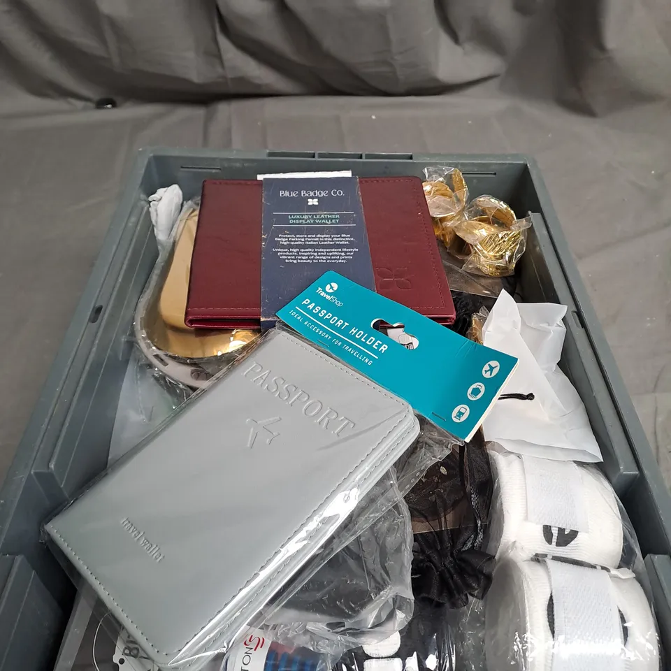 TOTE OF APPROX 20 HOUSEHOLD ITEMS 