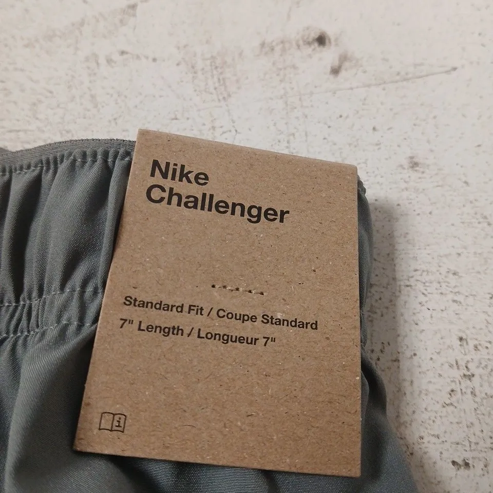 NIKE CHALLENGER SHORTS – GREY, SIZE S, STANDARD FIT