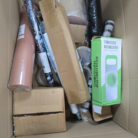BOX OF APPROXIMATELY 15 ASSORTED HOUSEHOLD ITEMS TO INCLUDE WALLPAPER, VEG CUTTER AND CELLO TAPE 