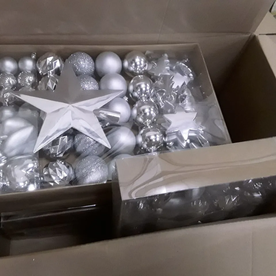 BOX CONTAINING APPROXIMATELY 7 BRAND NEW 60 SILVER BAUBLE PACKS