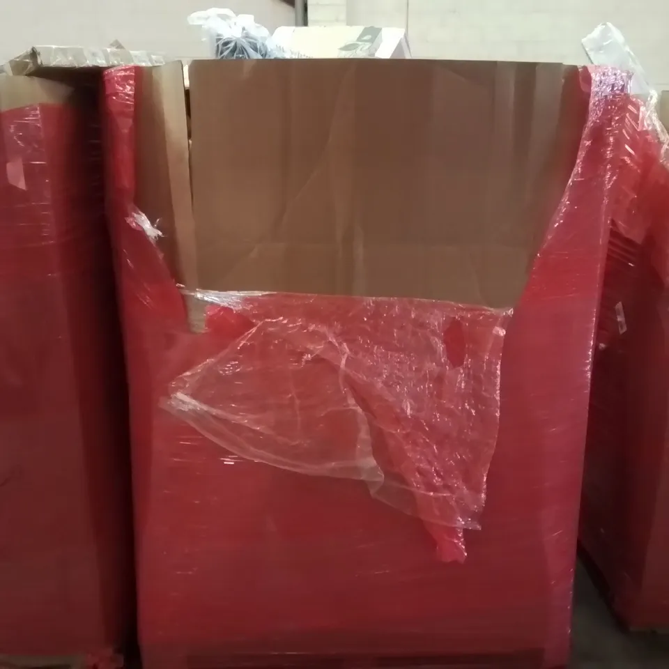 PALLET CONTAINING ASSORTED ITEMS TO INCLUDE: HOLLYWOOD MAKEUP MIRRORS, WOODEN PET SOFA, FOLDING MATTRESS, HAVEN BAG ECT