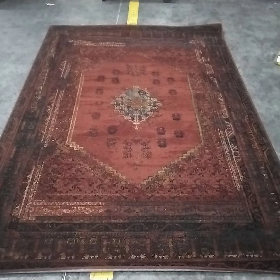 ORIENTAL WOOL AREA RUG APPROXIMATELY 230X168CM 