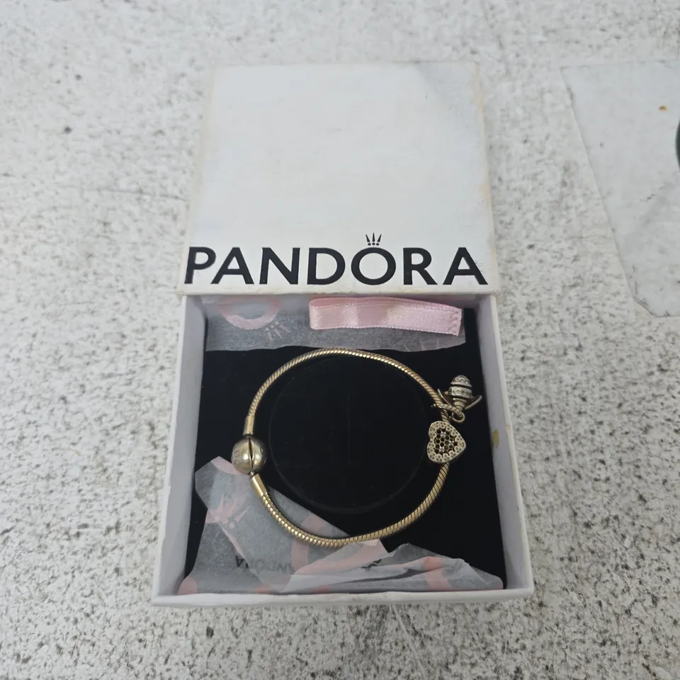 PANDORA GOLD-TONE BRACELET WITH HEART CHARM – BOXED