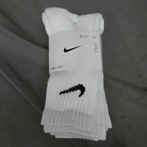 NIKE DRI-FIT CREW SOCKS IN WHITE - X3 SIZE 2-5