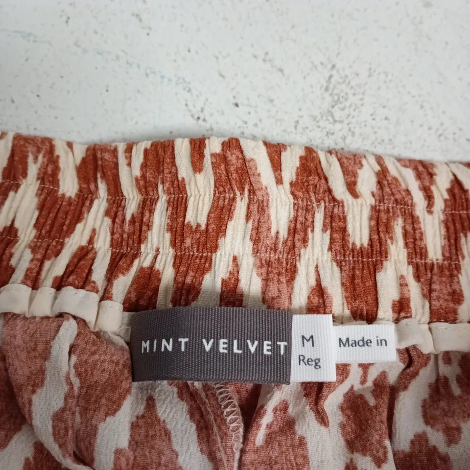 MINT VELVET WOMEN'S TROUSERS – RED/WHITE IKAT PRINT – SIZE M REG