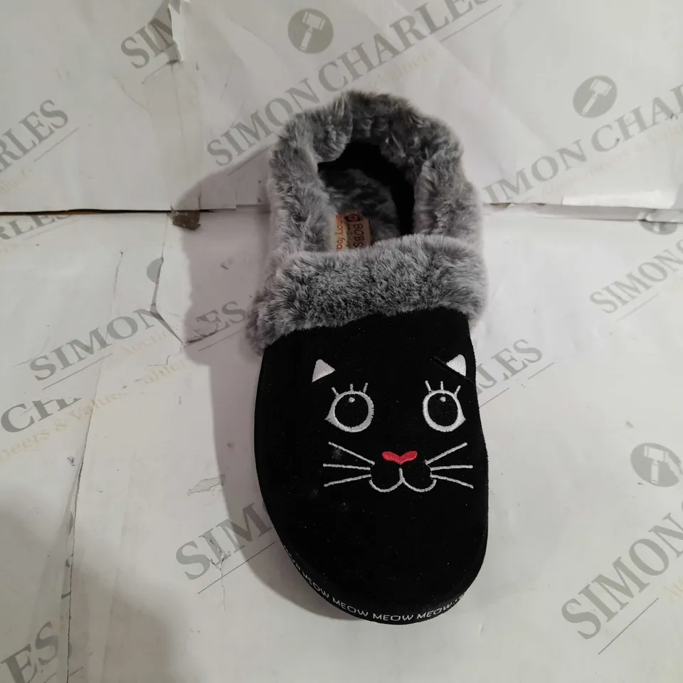 PAIR OF SKECHERS BOBS TOO COZY SLIPPERS BLACK CAT SIZE 7