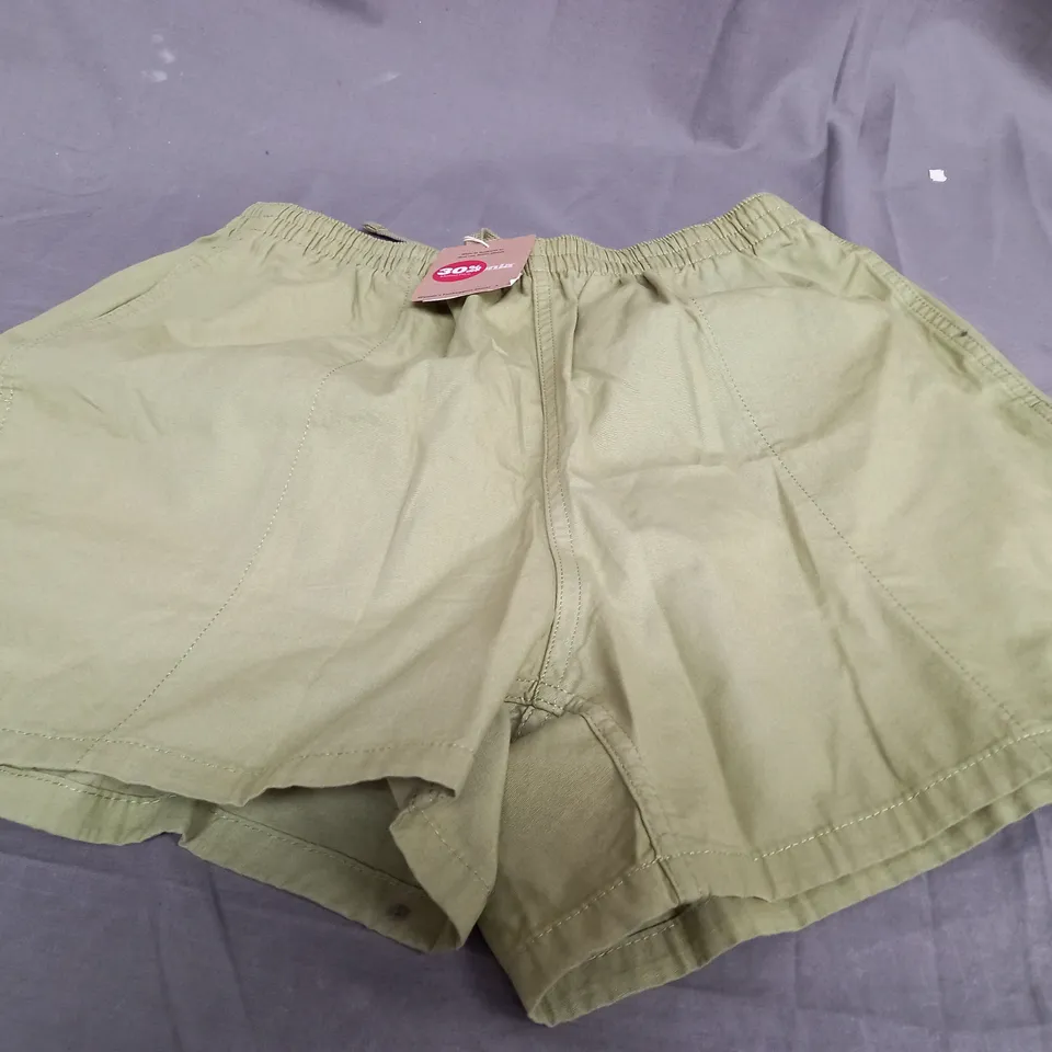 PATAGONIA FUNHOGGERS SHORTS IN GREEN - MEDIUM