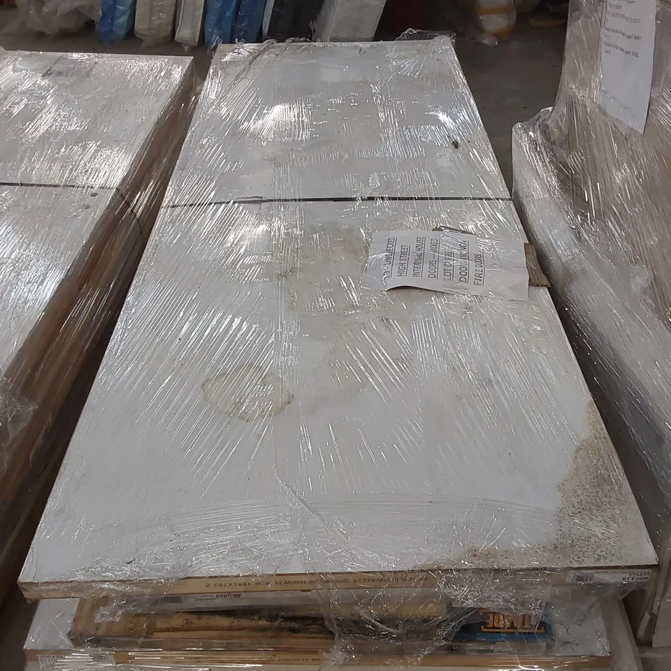 PALLET OF APPROXIMATELY 19 UNCHECKED HIGH STREET INTERNAL HOUSE DOORS MIXED LOT OF FIRE DOORS AND NON FIRE DOORS